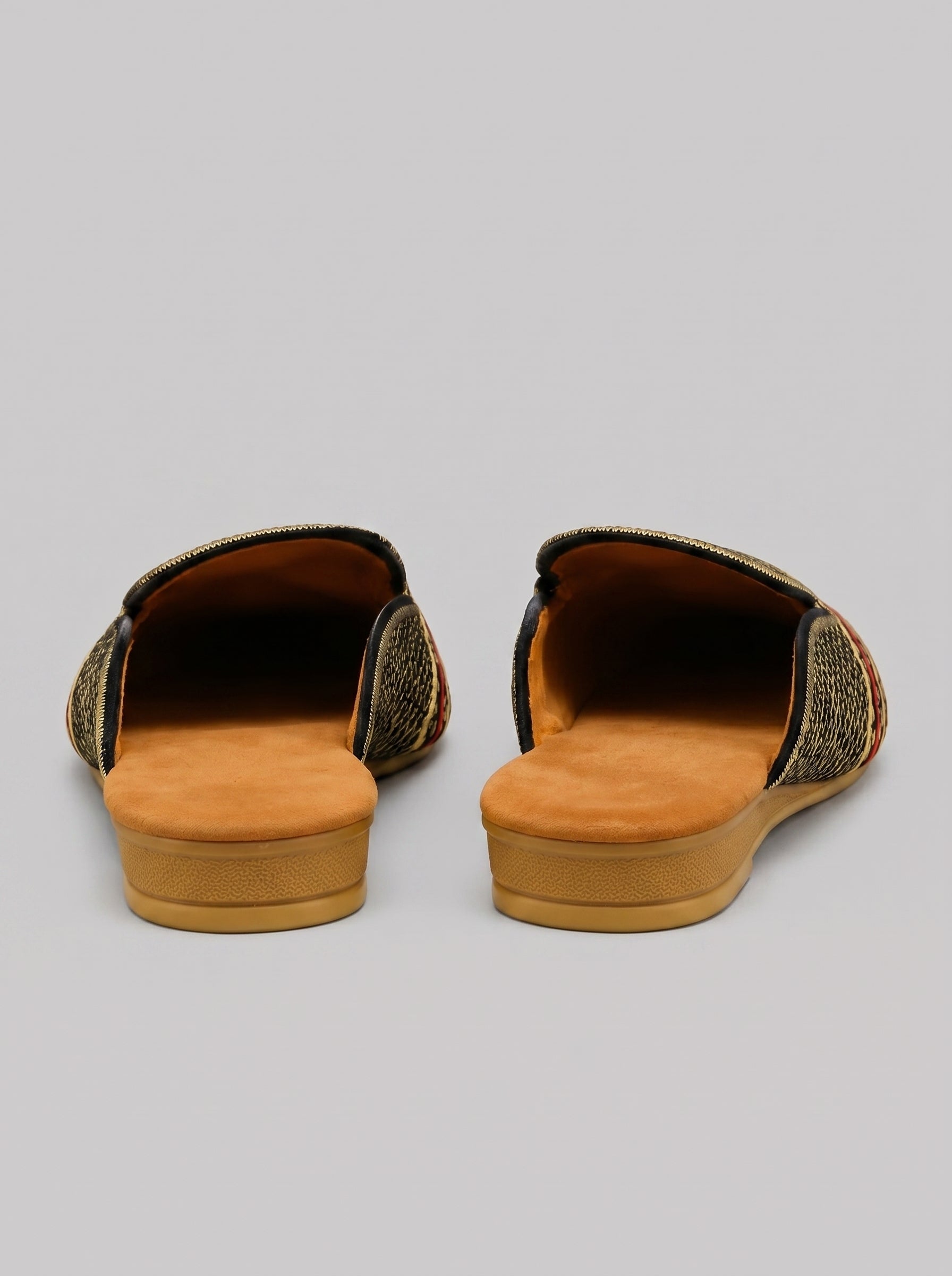 Handcrafted Ethnic Mule Juttis